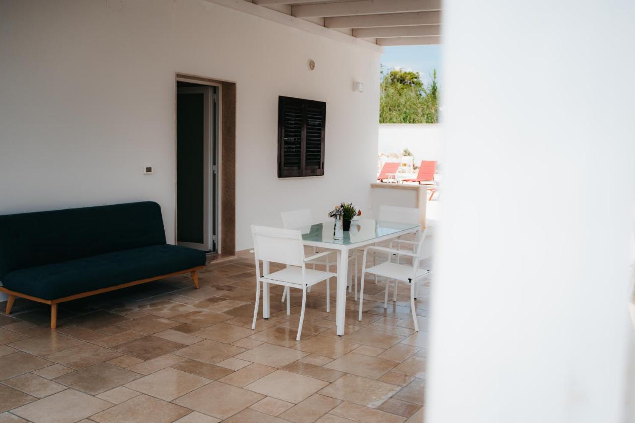 Le Canne Pool And Relax Affittacamere Pulsano